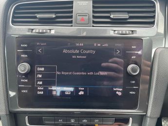 Volkswagen Golf 1.6 TDI SE Nav DSG Euro 6 (s/s) 5dr