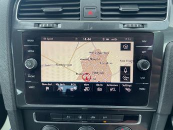 Volkswagen Golf 1.6 TDI SE Nav DSG Euro 6 (s/s) 5dr