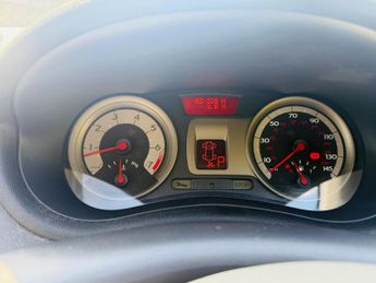 Renault Clio 1.6 VVT Privilege 5dr