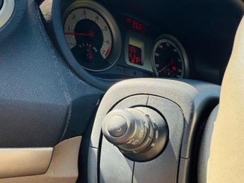 Renault Clio 1.6 VVT Privilege 5dr