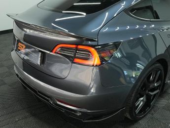 Tesla Model 3 (Dual Motor) Long Range Auto 4WDE 4dr