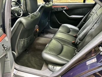 Mercedes-Benz S Class 5.0 S500 4dr