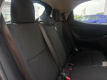 Toyota Yaris 1.5 VVT-h Design E-CVT Euro 6 (s/s) 5dr