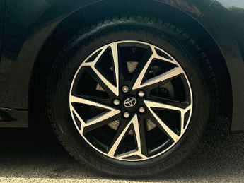 Toyota Yaris 1.5 VVT-h Design E-CVT Euro 6 (s/s) 5dr
