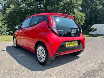 Toyota AYGO 1.0 VVT-i x-play x-shift Euro 6 5dr