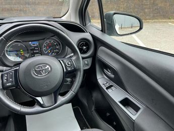 Toyota Yaris 1.5 VVT-h Design E-CVT Euro 6 (s/s) 5dr