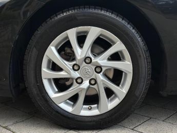 Toyota Auris 1.8 VVT-h Icon Tech Touring Sports CVT Euro 6 (s/s) 5dr