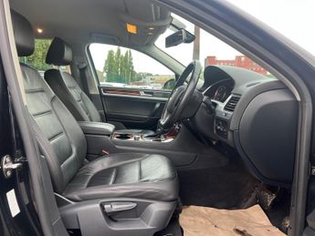 Volkswagen Touareg 3.0 TDI V6 BlueMotion Tech SE Tiptronic 4WD Euro 5 (s/s) 5dr