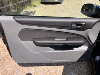 Ford Focus 1.6 Zetec 3dr