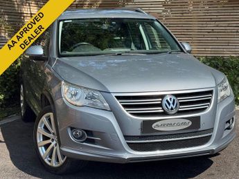 Volkswagen Tiguan 2.0 TDI R-Line SUV 5dr Diesel Auto 4WD Euro 5 (140 ps) 12 MONTHS