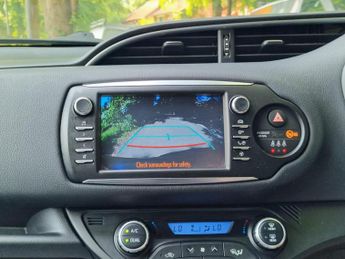 Toyota Yaris 1.5 VVT-h Excel E-CVT Euro 6 (s/s) 5dr (15in Alloy)