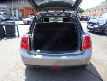 MINI Hatch 1.5 Cooper Auto Euro 6 (s/s) 5dr
