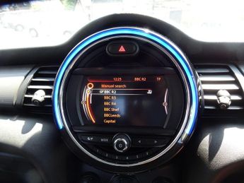 MINI Hatch 1.5 Cooper Auto Euro 6 (s/s) 5dr