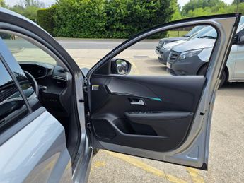 Peugeot 208 1.2 PureTech Allure Premium + EAT Euro 6 (s/s) 5dr