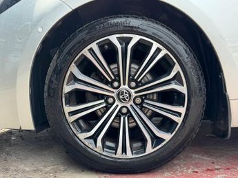 Toyota Corolla 1.8 VVT-h Design CVT Euro 6 (s/s) 5dr