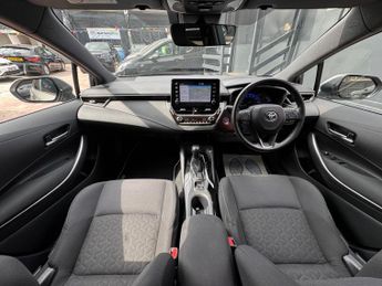 Toyota Corolla 1.8 VVT-h Design CVT Euro 6 (s/s) 5dr