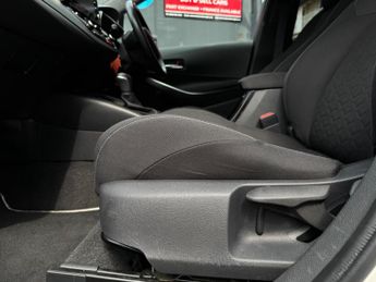 Toyota Corolla 1.8 VVT-h Design CVT Euro 6 (s/s) 5dr