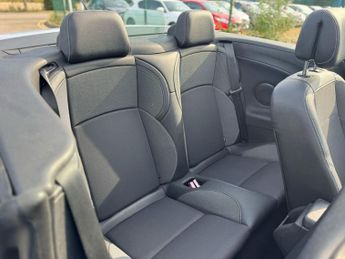 Renault Megane 2.0 16V Dynamique TomTom CVT Euro 5 2dr