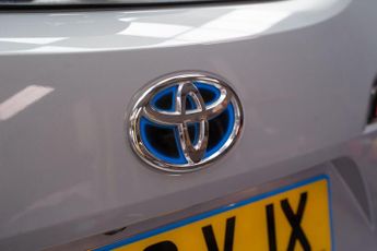 Toyota Corolla 1.8 VVT-h Design Touring Sports CVT Euro 6 (s/s) 5dr
