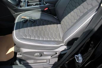 Ford Kuga 2.0 TDCi EcoBlue Vignale Powershift AWD Euro 6 (s/s) 5dr
