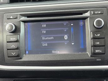 Toyota Auris 1.8 VVT-h Excel CVT Euro 5 (s/s) 5dr