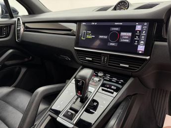 Porsche Cayenne 3.0 V6 E-Hybrid 17.9kWh Platinum Edition TiptronicS 4WD Euro 6 (