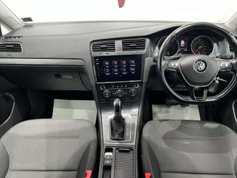 Volkswagen e-Golf 35.8kWh e-Golf Auto 5dr