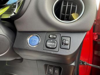 Toyota Yaris 1.5 VVT-h Icon E-CVT Euro 6 5dr (Safety Sense)