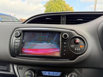 Toyota Yaris 1.5 VVT-h Icon E-CVT Euro 6 5dr (Safety Sense)