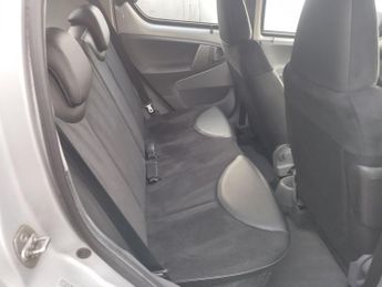 Toyota AYGO 1.0 VVT-i Platinum MultiMode Euro 4 5dr (AC)