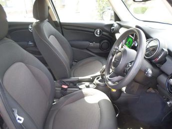 MINI Hatch 1.5 Cooper Steptronic Euro 6 (s/s) 5dr