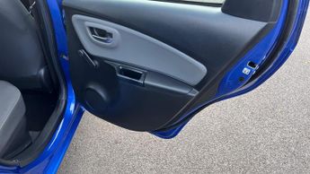 Toyota Yaris 1.5 VVT-h Icon E-CVT Euro 6 (s/s) 5dr