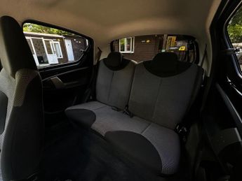 Toyota AYGO 1.0 VVT-i Fire Euro 5 5dr