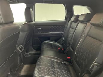 Mitsubishi Outlander 2.4h TwinMotor 13.8kWh Exceed Safety CVT 4WD Euro 6 (s/s) 5dr