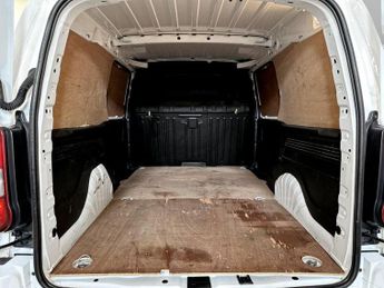 Vauxhall Combo 1.5 Turbo D 2300 Sportive L2 H1 Euro 6 4dr