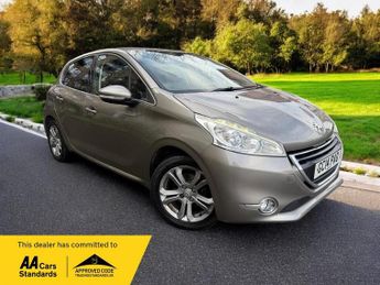 Peugeot 208 1.2 VTi Allure Euro 5 5dr
