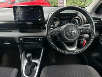 Toyota Yaris 1.5 VVT-h Design E-CVT Euro 6 (s/s) 5dr