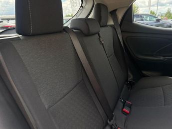 Toyota Yaris 1.5 VVT-h Design E-CVT Euro 6 (s/s) 5dr