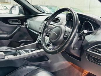 Jaguar F-PACE 2.0 D180 Prestige Auto AWD Euro 6 (s/s) 5dr