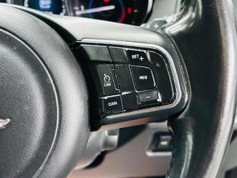 Jaguar F-PACE 2.0 D180 Prestige Auto AWD Euro 6 (s/s) 5dr