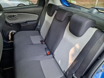 Toyota Yaris 1.5 VVT-h Icon E-CVT Euro 6 (s/s) 5dr