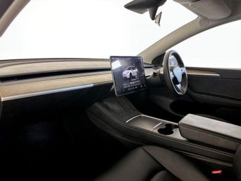 Tesla Model Y (Dual Motor) Long Range Auto 4WDE 5dr