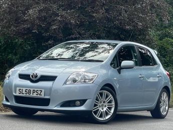 Toyota Auris 1.6 VVT-i SR 5dr