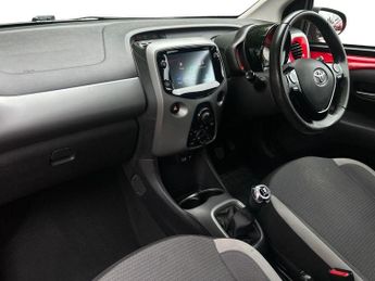 Toyota AYGO 1.0 VVT-i x-play Euro 6 5dr (Safety Sense)