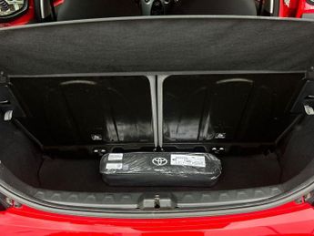 Toyota AYGO 1.0 VVT-i x-play Euro 6 5dr (Safety Sense)