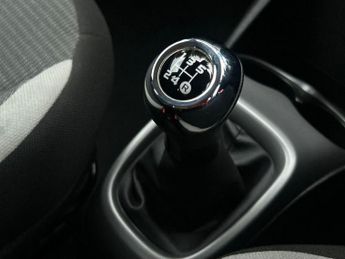 Toyota AYGO 1.0 VVT-i x-play Euro 6 5dr (Safety Sense)