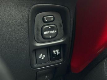 Toyota AYGO 1.0 VVT-i x-play Euro 6 5dr (Safety Sense)