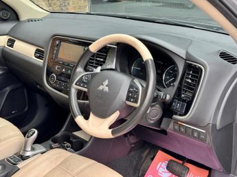 Mitsubishi Outlander 2.0h 12kWh GX5hs CVT 4WD Euro 5 (s/s) 5dr