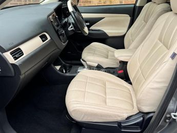 Mitsubishi Outlander 2.0h 12kWh GX5hs CVT 4WD Euro 5 (s/s) 5dr
