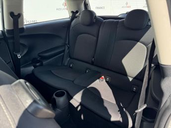 MINI Hatch 1.5 One Classic Steptronic Euro 6 (s/s) 3dr